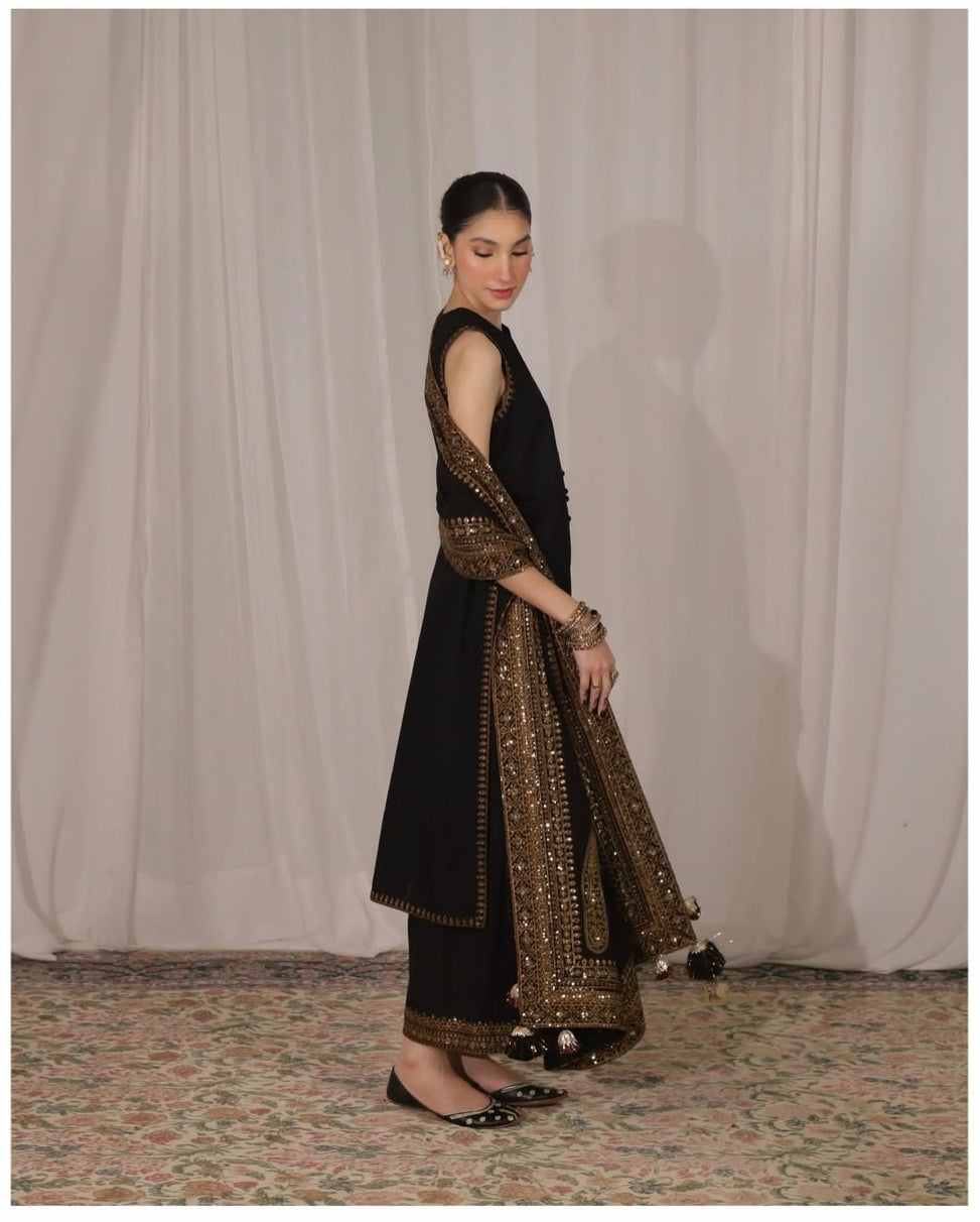 Zareen- Lawn